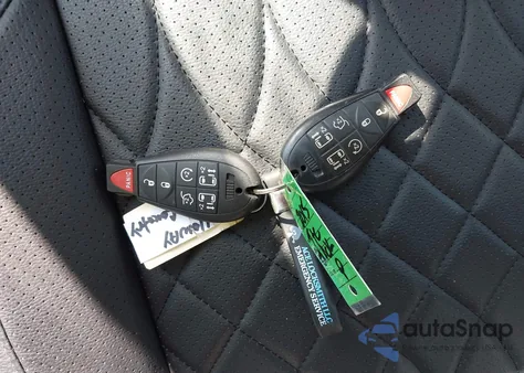 2015 Chrysler Town & Country Touring from USA, damaged, VIN 2C4RC1BG5FR554065